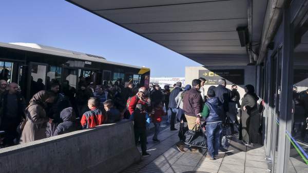 LLEGADA DE REFUGIADOS A BARAJAS SIRIOS LLEGADA DE REFUGIADOS A BARAJAS SIRIOS