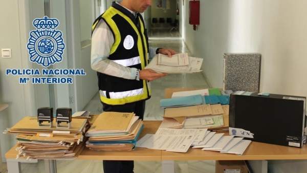 'La Policía Nacional Desarticula Un Grupo Organizado Dedicado A La Venta Fraudul 'La Policía Nacional Desarticula Un Grupo Organizado Dedicado A La Venta Fraudul
