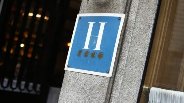 Distintivo de un hotel de cuatro estrellas Distintivo de un hotel de cuatro estrellas