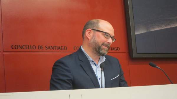 El alcalde de Santiago, Martiño Noriega, en rueda de prensa El alcalde de Santiago, Martiño Noriega, en rueda de prensa