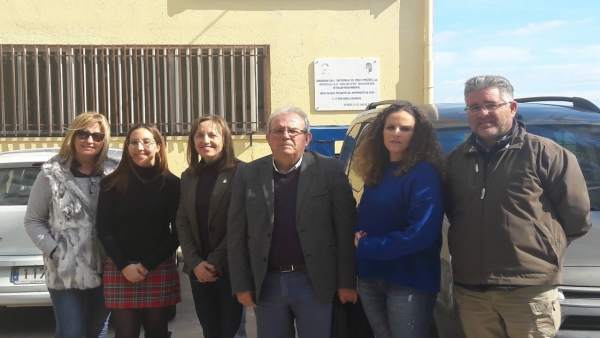 Fernández en su visita al CEIP Virgen de la Paz Fernández en su visita al CEIP Virgen de la Paz