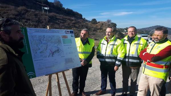 Visita a la construcción de un paso lincero Visita a la construcción de un paso lincero