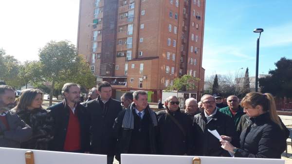 Visita a las actuaciones realizadas en la barriada linarense de Arrayanes. Visita a las actuaciones realizadas en la barriada linarense de Arrayanes.