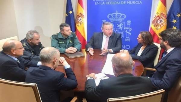 Reunión de los miembros de Hostetur con el delegado del Gobierno en la Región Reunión de los miembros de Hostetur con el delegado del Gobierno en la Región
