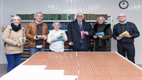 Oria visita las instalaciones de Monper en Reocín Oria visita las instalaciones de Monper en Reocín