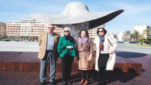 La escultura 'La Palmera' en la Marina La escultura 'La Palmera' en la Marina