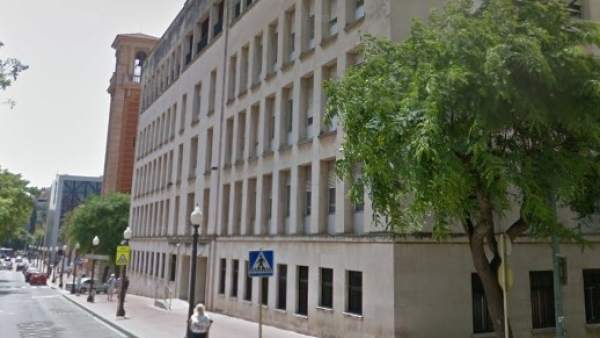 Fachada de la Audiencia Provincial de Tarragona Fachada de la Audiencia Provincial de Tarragona