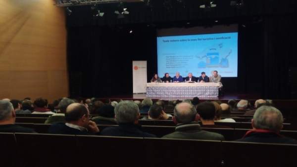 Mesa redonda aptur Mesa redonda aptur
