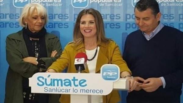 Ana Mestre en rueda de prensa Ana Mestre en rueda de prensa