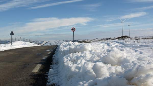 Carretera con nieve Carretera con nieve