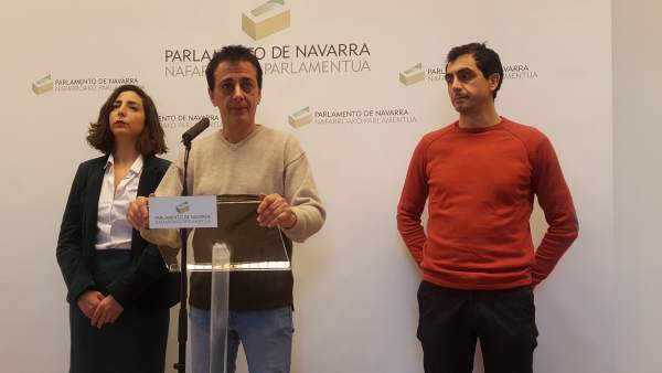 Laura Pérez, Carlos Couso y Rubén Velasco, parlamentarios de Podemos. Laura Pérez, Carlos Couso y Rubén Velasco, parlamentarios de Podemos.