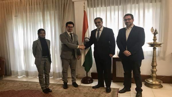 Reunión entre el embajador de la India y el primer teniente alcalde de Córdoba Reunión entre el embajador de la India y el primer teniente alcalde de Córdoba