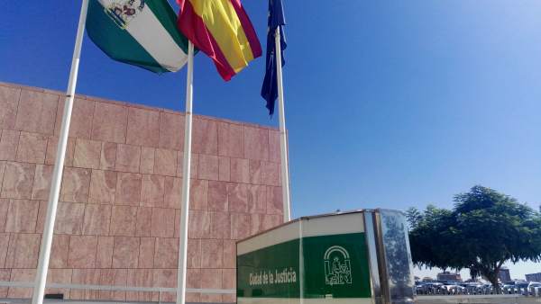 Fachada Ciudad de la Justicia de Málaga Fachada Ciudad de la Justicia de Málaga