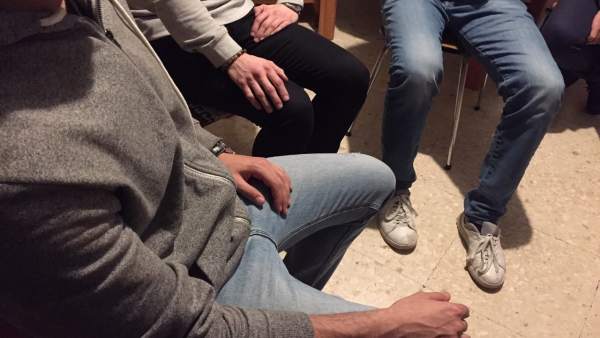 Jóvenes anónimos reunión grupo terapia Jóvenes anónimos reunión grupo terapia