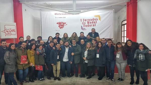 Participantes en el encuentro de Joves Socialistes Participantes en el encuentro de Joves Socialistes