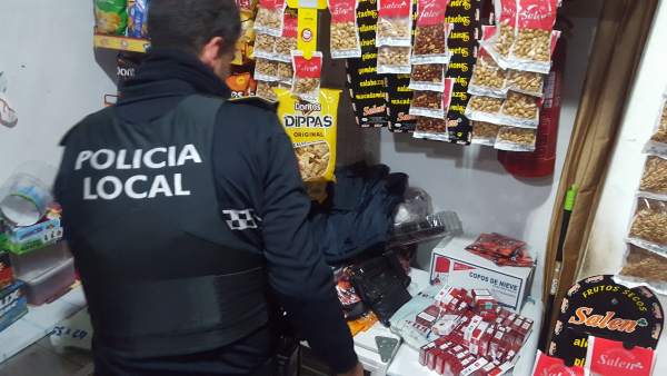 Tabaco de contrabando intervenido en Castilleja de la Cuesta Tabaco de contrabando intervenido en Castilleja de la Cuesta