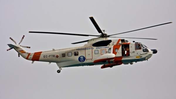 Un Helicóptero De Salvamento Marítimo Un Helicóptero De Salvamento Marítimo