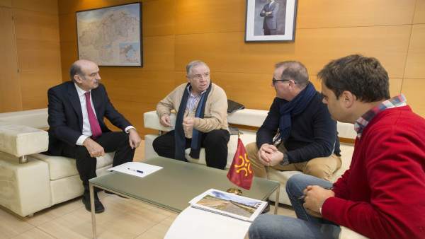 Mazón se reúne con el alcalde de Santillana del Mar Mazón se reúne con el alcalde de Santillana del Mar