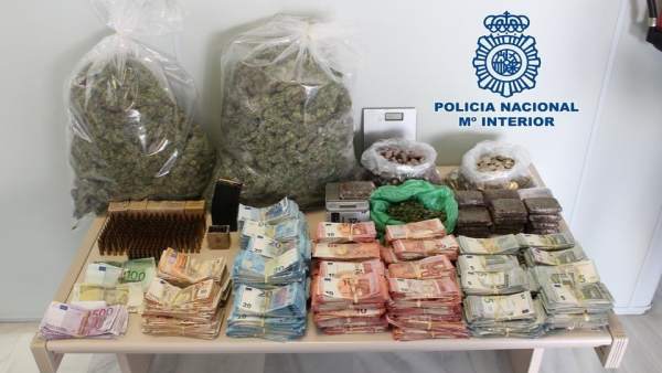Nota De Prensa: La Policía Nacional Detiene A Cinco Personas Y Desmantela Un Pun Nota De Prensa: La Policía Nacional Detiene A Cinco Personas Y Desmantela Un Pun