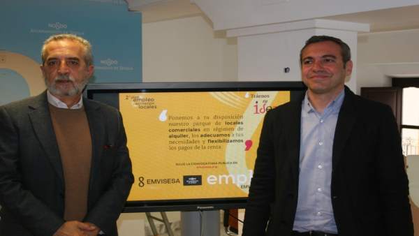 Flores y Castro presentan el plan de empleo de Emvisesa Flores y Castro presentan el plan de empleo de Emvisesa