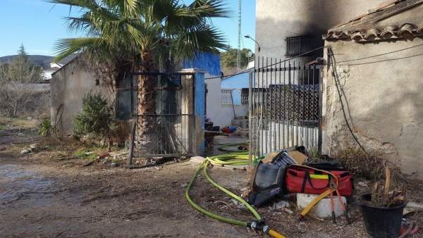 Vivienda afectada por el fuego en Ontinyent Vivienda afectada por el fuego en Ontinyent
