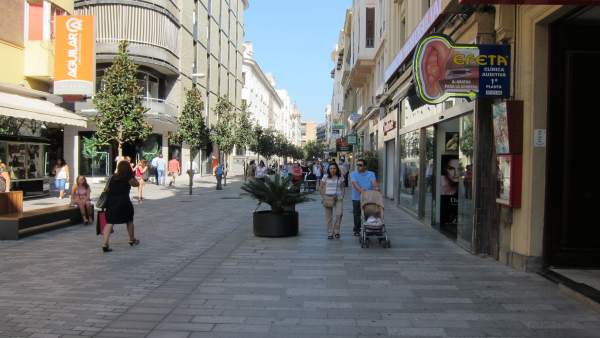 La Calle Cruz Conde Peatonalizada La Calle Cruz Conde Peatonalizada