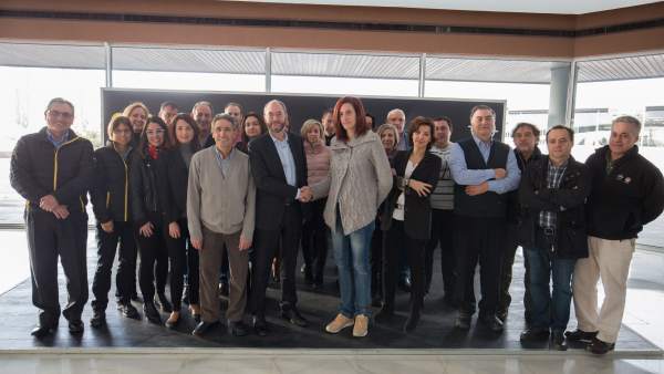 Dirección de Opel/PSA y sindicatos han firmado el convenio colectivo. Dirección de Opel/PSA y sindicatos han firmado el convenio colectivo.