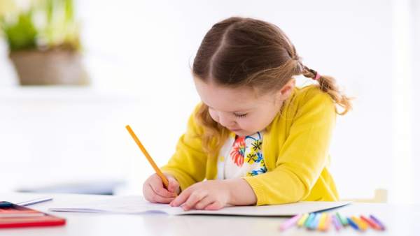La caligrafía es una buena elección para estimular a los niños. La caligrafía es una buena elección para estimular a los niños.