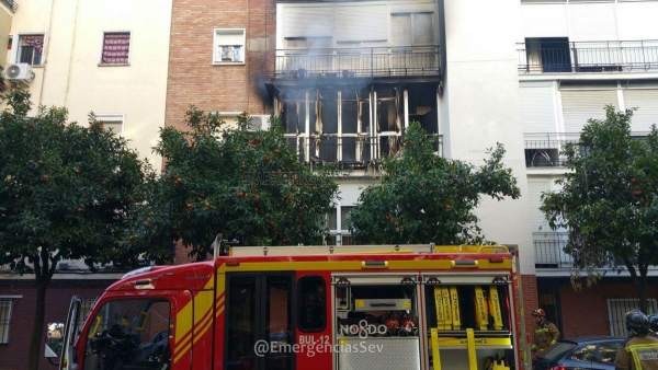 Incendio en la plaza de la Juncal. Incendio en la plaza de la Juncal.