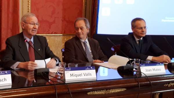 N.Folch, M.Valls, J.Mateo y X.Vidal Folch N.Folch, M.Valls, J.Mateo y X.Vidal Folch