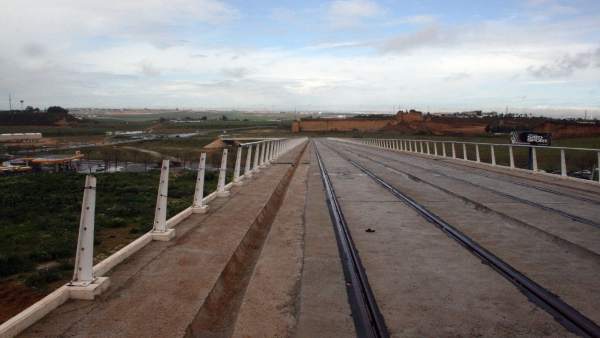 La plataforma del tranvía de Alcalá afectada por el robo La plataforma del tranvía de Alcalá afectada por el robo