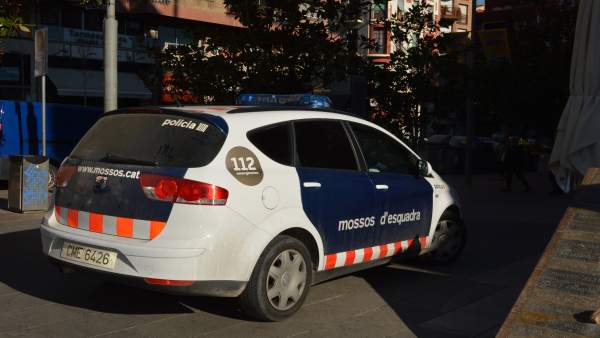 Coche de los Mossos d'Esquadra en Lleida Coche de los Mossos d'Esquadra en Lleida