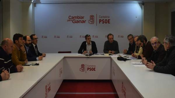 Reunión sobre Vuelta Ostrera en el PSOE Reunión sobre Vuelta Ostrera en el PSOE