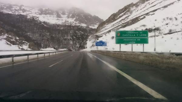 Autopista del Huerna, AP-66, nieve, temporal, cadenas, puerto de montaña Autopista del Huerna, AP-66, nieve, temporal, cadenas, puerto de montaña