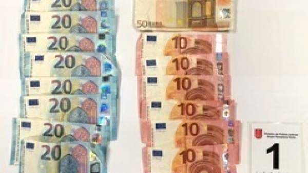 Dinero intervenido a los ladrones. Dinero intervenido a los ladrones.