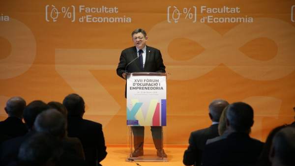 Ximo Puig interviene en el XVII Foro de Empleo y Emprendimiento de la UV Ximo Puig interviene en el XVII Foro de Empleo y Emprendimiento de la UV