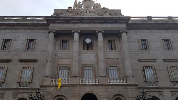 Lazo amarillo por los presos sobernistas en el Ayuntamiento de Barcelona. Lazo amarillo por los presos sobernistas en el Ayuntamiento de Barcelona.