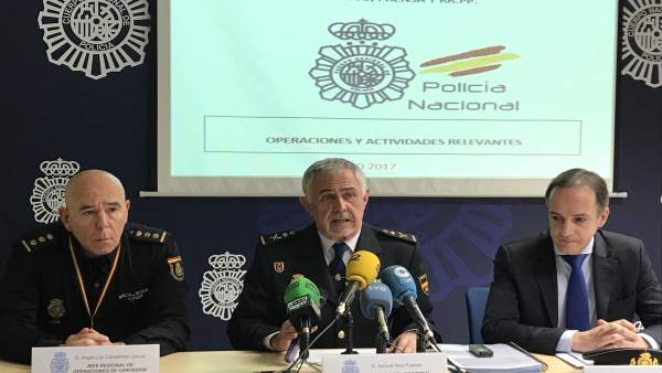 Héctor Moreno, acompañado del delegado del Gobierno y el jefe de Operaciones Héctor Moreno, acompañado del delegado del Gobierno y el jefe de Operaciones