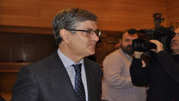 Vicente Guillén es el consejero de Presidencia de Aragón. Vicente Guillén es el consejero de Presidencia de Aragón.