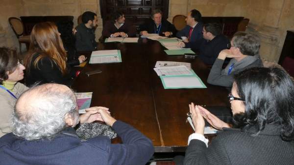 Reunión de plataforma en defensa del patrimonio con grupos municipales Reunión de plataforma en defensa del patrimonio con grupos municipales