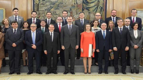 Encuentro del Rey con la Junta de Gobierno de la FEMP Encuentro del Rey con la Junta de Gobierno de la FEMP