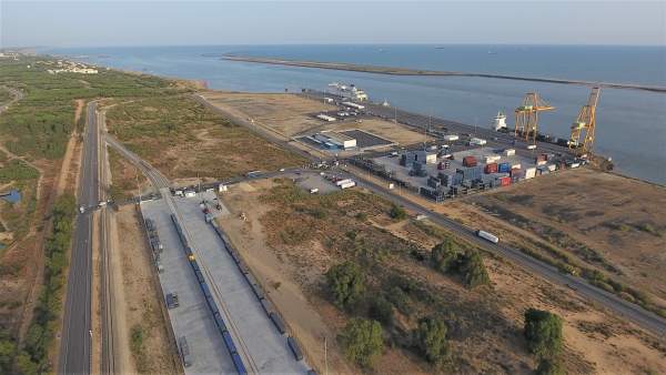 El puerto de Huelva. El puerto de Huelva.
