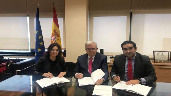 Firma adenda desaladora Marbella Firma adenda desaladora Marbella