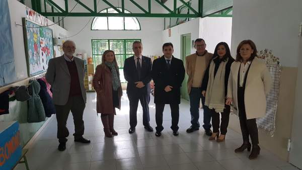 López (cuarto por la izda.) visita Lucena López (cuarto por la izda.) visita Lucena
