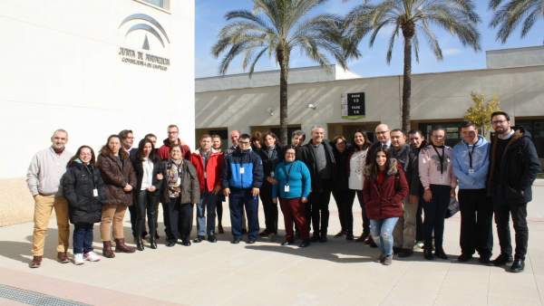 Alumnos participantes y responsables institucionales Alumnos participantes y responsables institucionales