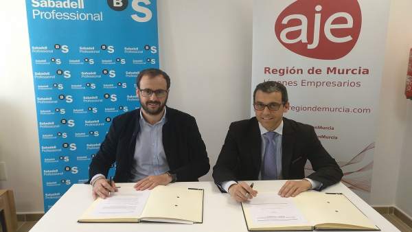 Imagen de la firma del acuerdo Imagen de la firma del acuerdo