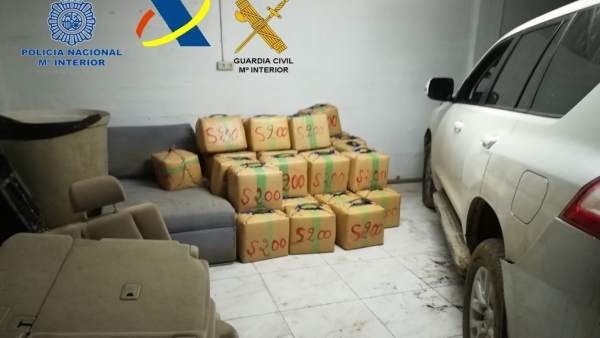 'Aprehendidos 2.500 Kilogramos De Hachís En Una Finca En La Urbanización De Sant 'Aprehendidos 2.500 Kilogramos De Hachís En Una Finca En La Urbanización De Sant