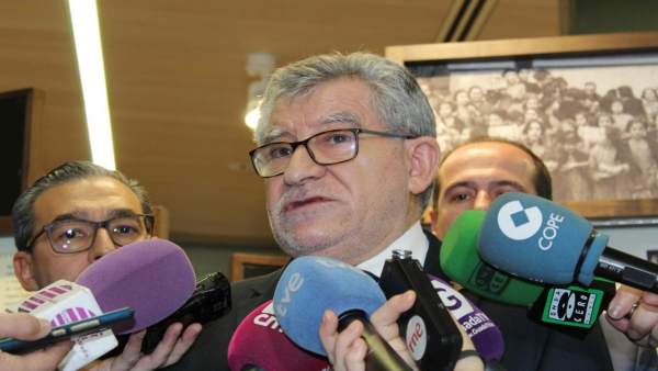 Felpeto atiende a los medios Felpeto atiende a los medios