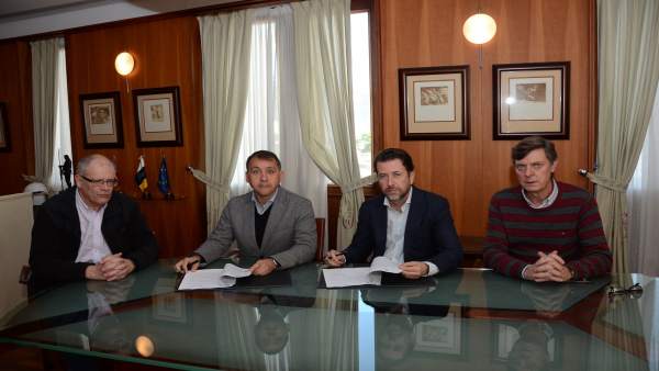 Nota De Prensa Y Fotografía: Santa Cruz Transporte Nota De Prensa Y Fotografía: Santa Cruz Transporte