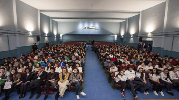 Día Internacional del Niño con Cáncer en el D'Elhuyar Día Internacional del Niño con Cáncer en el D'Elhuyar